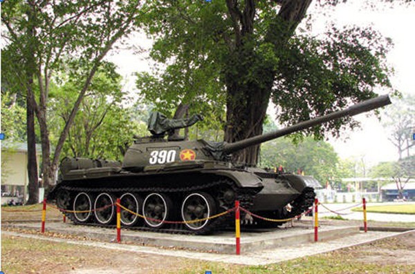 Phiên bản của chiếc xe tăng 390 huyền thoại ở trong TP.Hồ Chí Minh hiện nay - Ảnh: Di tích Dinh Độc lập